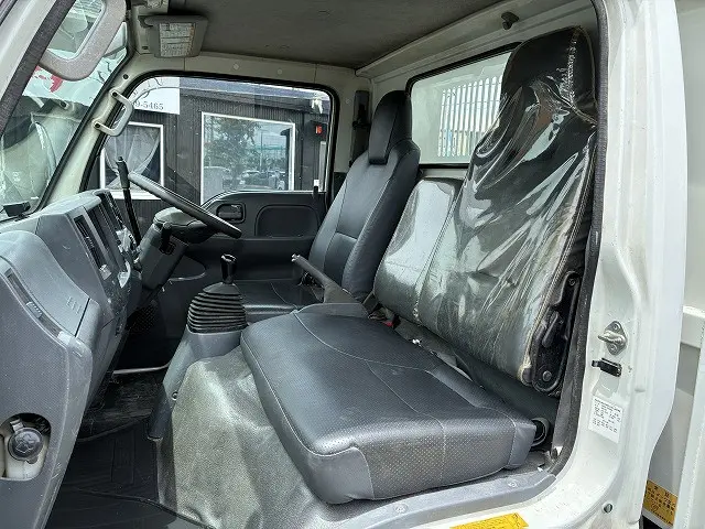 いすゞ エルフ TPG-NKR85AD(2WD)の写真35