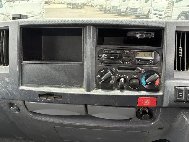 いすゞ エルフ TPG-NKR85AD(2WD)の写真41