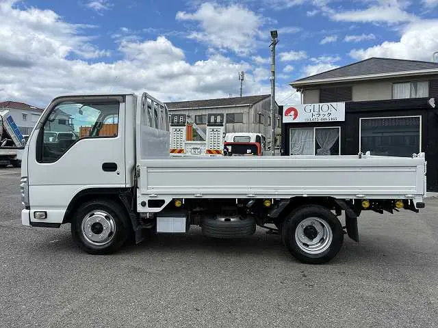 いすゞ エルフ TRG-NJR85A(2WD)の写真4