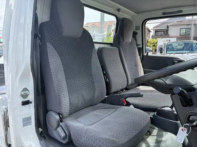 いすゞ エルフ TRG-NJR85A(2WD)の写真28