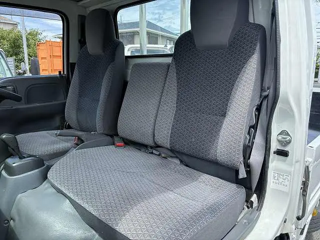 いすゞ エルフ TRG-NJR85A(2WD)の写真29