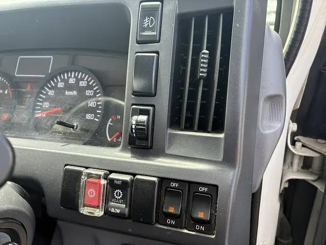 いすゞ エルフ TRG-NJR85A(2WD)の写真30