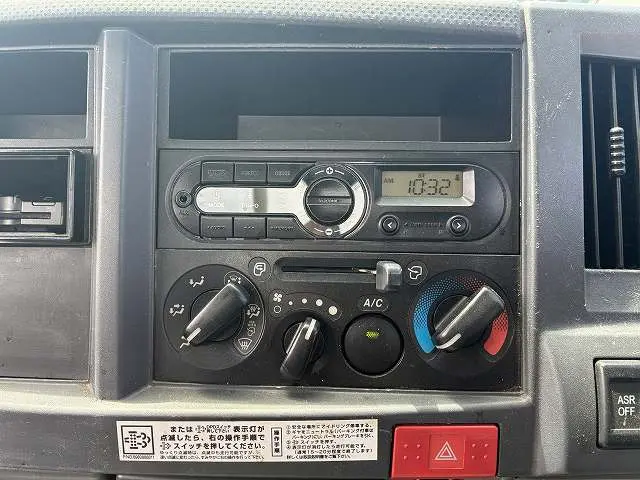 いすゞ エルフ TRG-NJR85A(2WD)の写真33