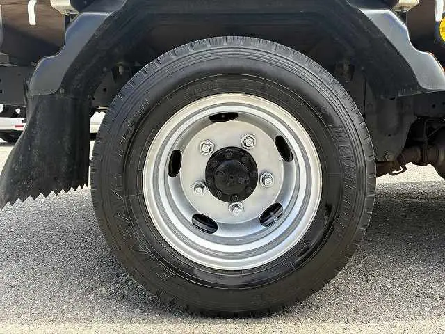 いすゞ エルフ TRG-NJR85A(2WD)の写真38