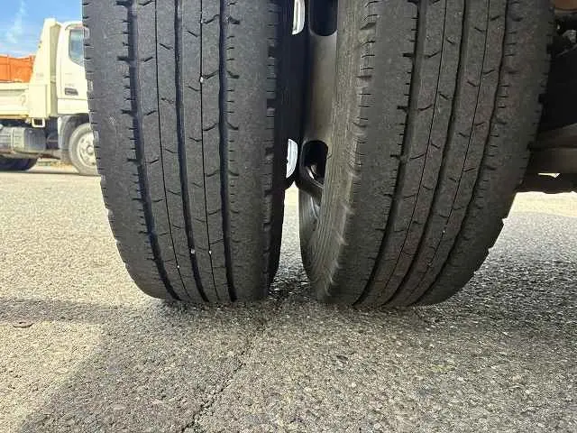 いすゞ エルフ TRG-NJR85A(2WD)の写真44