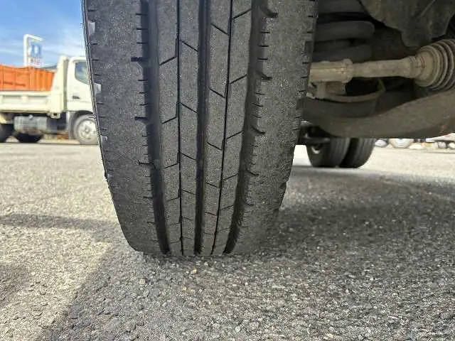 いすゞ エルフ TRG-NJR85A(2WD)の写真45