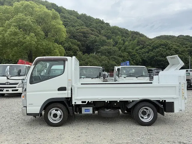 三菱 キャンター TPG-FBA00(4WD)の写真4