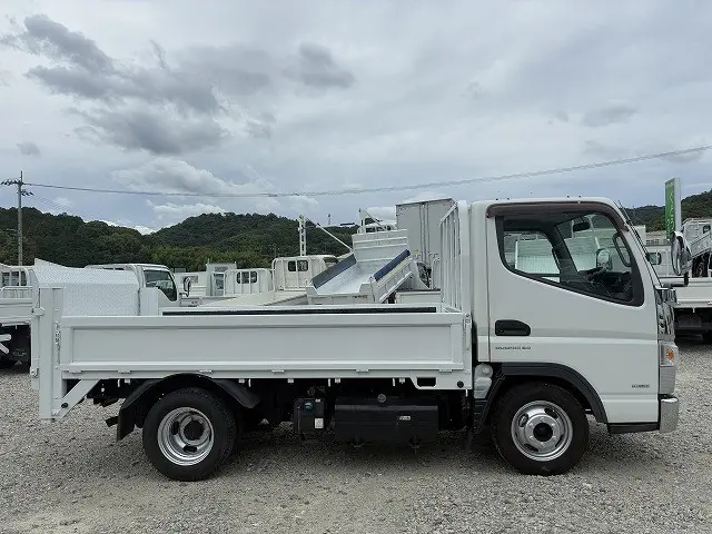 三菱 キャンター TPG-FBA00(4WD)の写真5