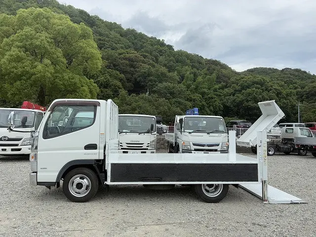 三菱 キャンター TPG-FBA00(4WD)の写真11