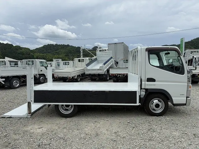 三菱 キャンター TPG-FBA00(4WD)の写真12