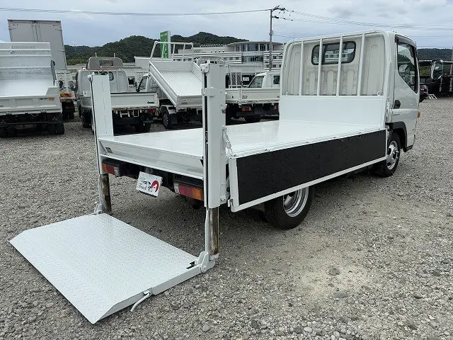 三菱 キャンター TPG-FBA00(4WD)の写真15
