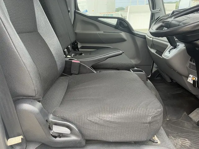 三菱 キャンター TPG-FBA00(4WD)の写真31