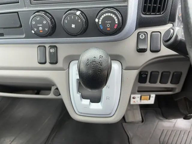 三菱 キャンター TPG-FBA00(4WD)の写真33