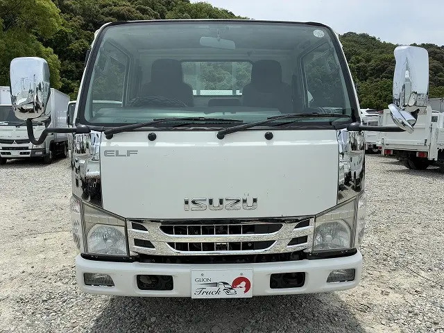 いすゞ エルフ BKG-NKR85A(2WD)の写真2
