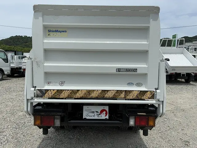 いすゞ エルフ BKG-NKR85A(2WD)の写真7