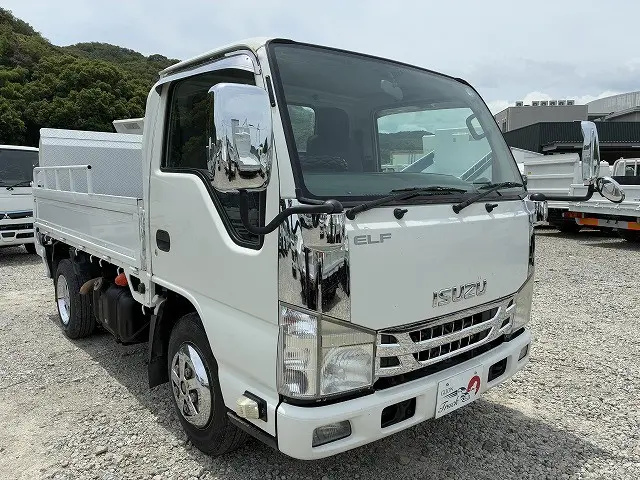 いすゞ エルフ BKG-NKR85A(2WD)の写真33