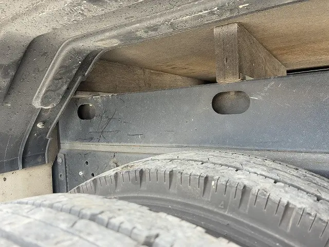 いすゞ エルフ BKG-NKR85A(2WD)の写真44