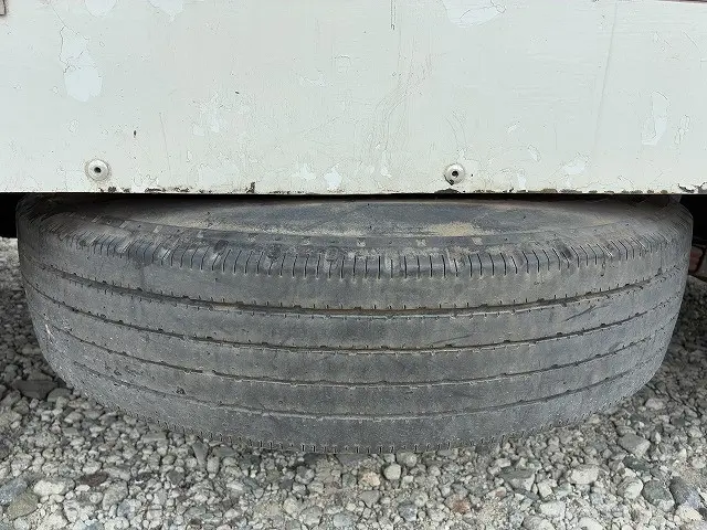 いすゞ エルフ BKG-NKR85A(2WD)の写真46
