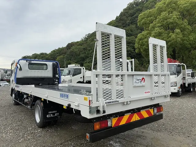 いすゞ エルフ 2RG-NPR88AN(2WD)の写真31