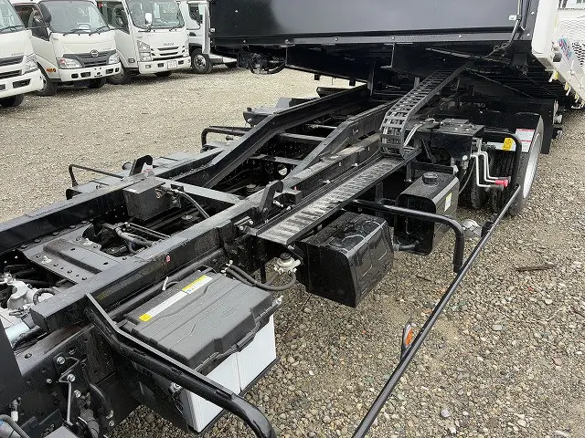 いすゞ エルフ 2RG-NPR88AN(2WD)の写真40