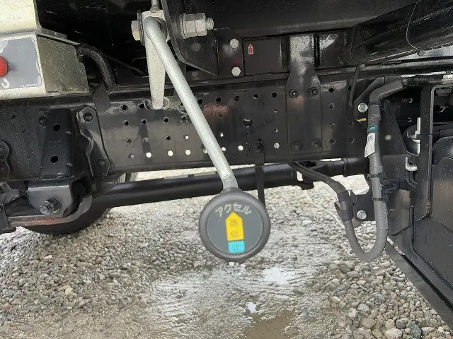 いすゞ エルフ 2RG-NPR88AN(2WD)の写真44
