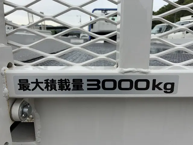 いすゞ エルフ 2RG-NPR88AN(2WD)の写真46