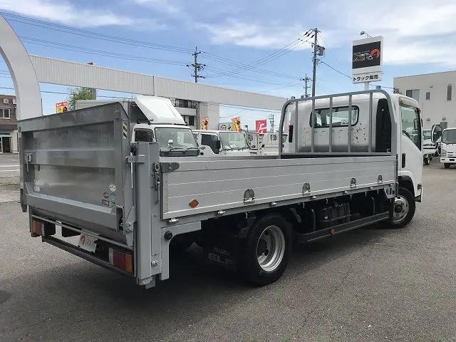 いすゞ エルフ TRG-NPR85AR(2WD)の写真6