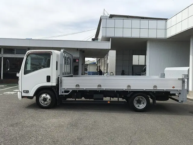 いすゞ エルフ TRG-NPR85AR(2WD)の写真7