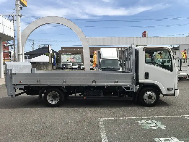 いすゞ エルフ TRG-NPR85AR(2WD)の写真8