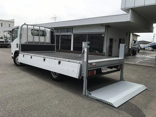 いすゞ エルフ TRG-NPR85AR(2WD)の写真11