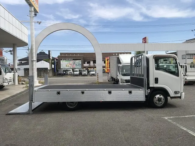 いすゞ エルフ TRG-NPR85AR(2WD)の写真15