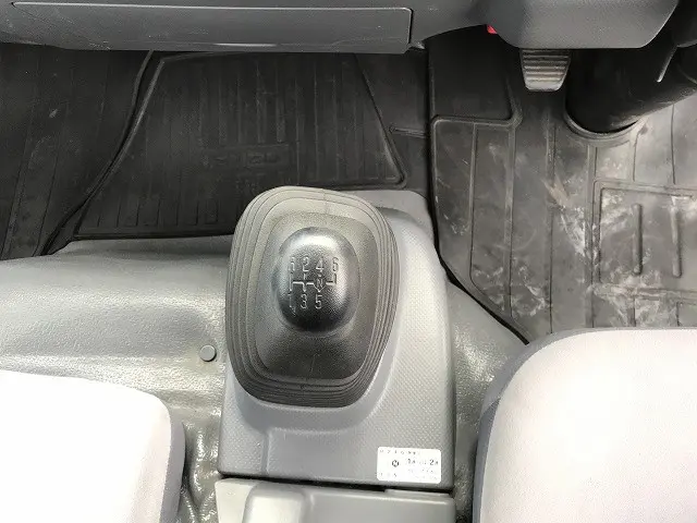 いすゞ エルフ TRG-NPR85AR(2WD)の写真26