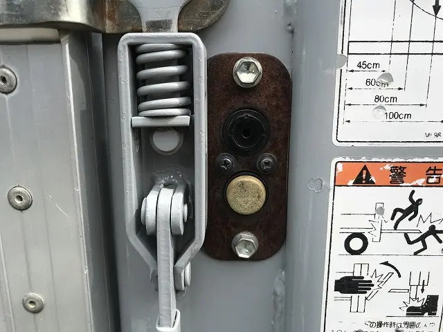 いすゞ エルフ TRG-NPR85AR(2WD)の写真40