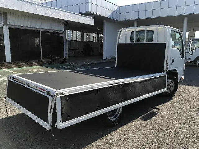 いすゞ エルフ TPG-NJR85A(2WD)の写真13