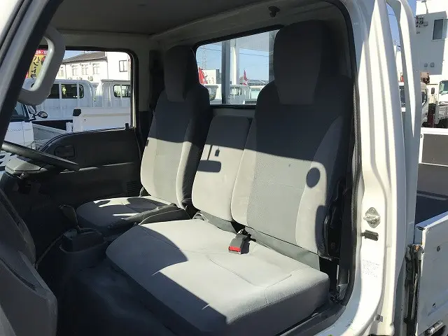 いすゞ エルフ TPG-NJR85A(2WD)の写真45