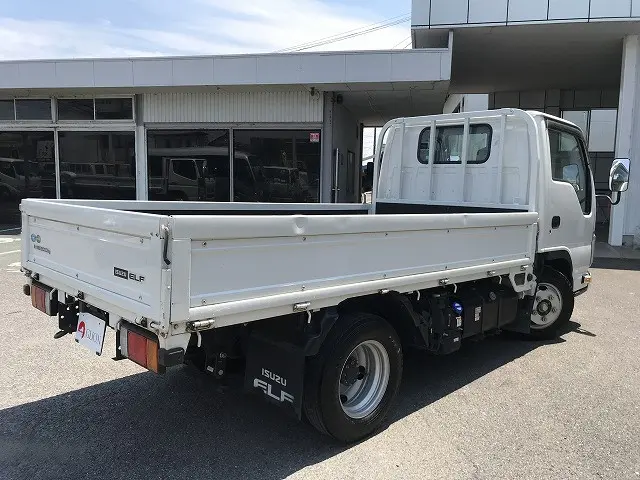 いすゞ エルフ 2RG-NJR88A(2WD)の写真8