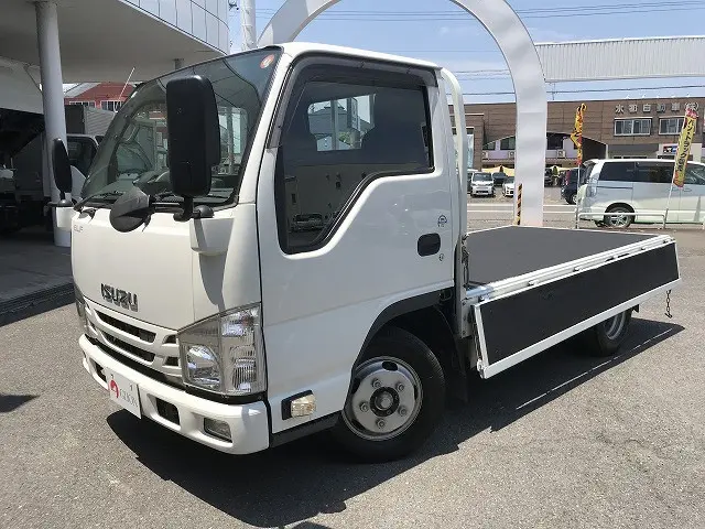 いすゞ エルフ 2RG-NJR88A(2WD)の写真9
