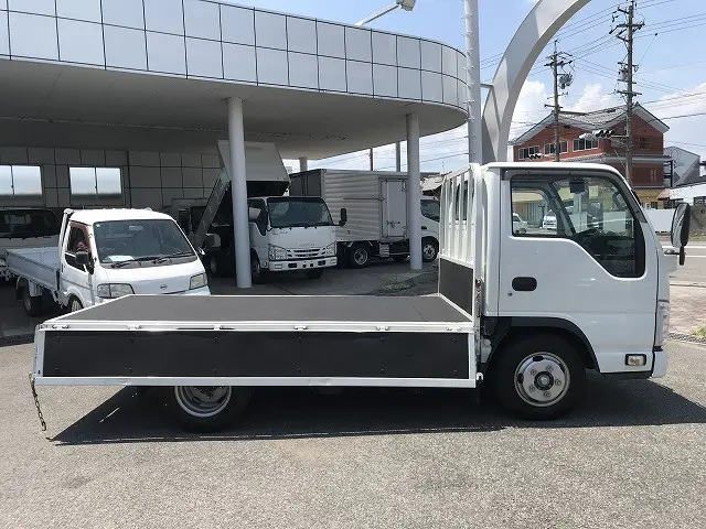 いすゞ エルフ 2RG-NJR88A(2WD)の写真12