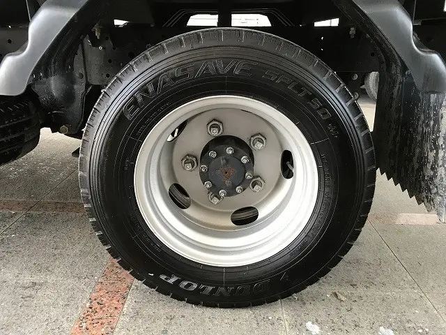 いすゞ エルフ 2RG-NJR88A(2WD)の写真28