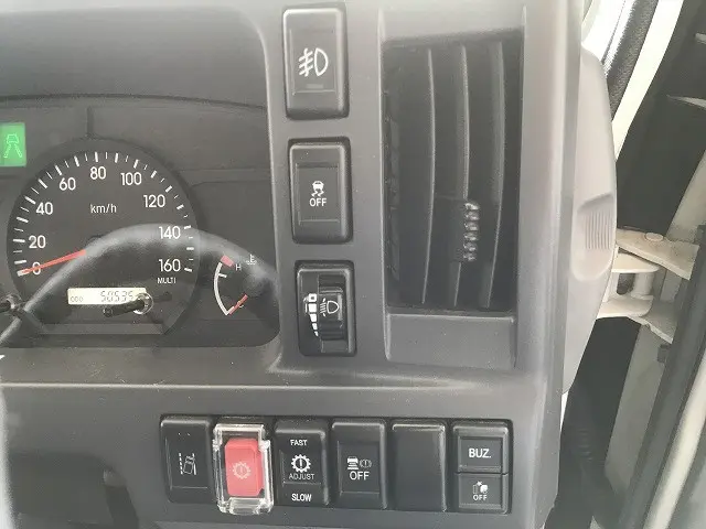 いすゞ エルフ 2RG-NJR88A(2WD)の写真40