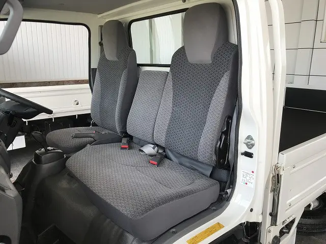 いすゞ エルフ 2RG-NJR88A(2WD)の写真47