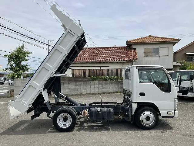 いすゞ エルフ TKG-NKR85AN(2WD)の写真5