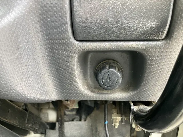 いすゞ エルフ TKG-NKR85AN(2WD)の写真38