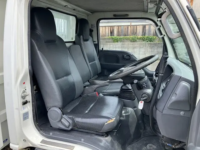 いすゞ エルフ TKG-NKR85AN(2WD)の写真43