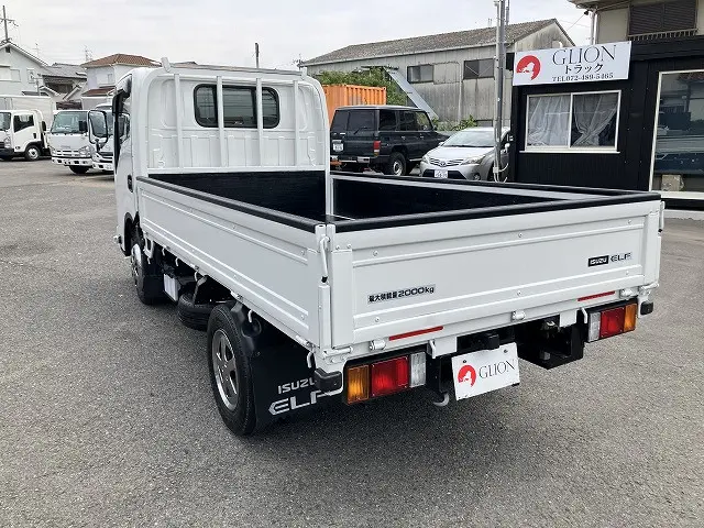 いすゞ エルフ 2TG-NJR88AF(2WD)の写真6