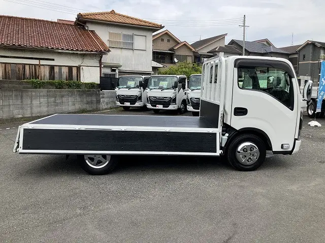 いすゞ エルフ 2TG-NJR88AF(2WD)の写真12