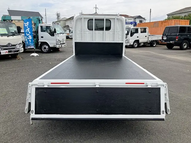 いすゞ エルフ 2TG-NJR88AF(2WD)の写真14