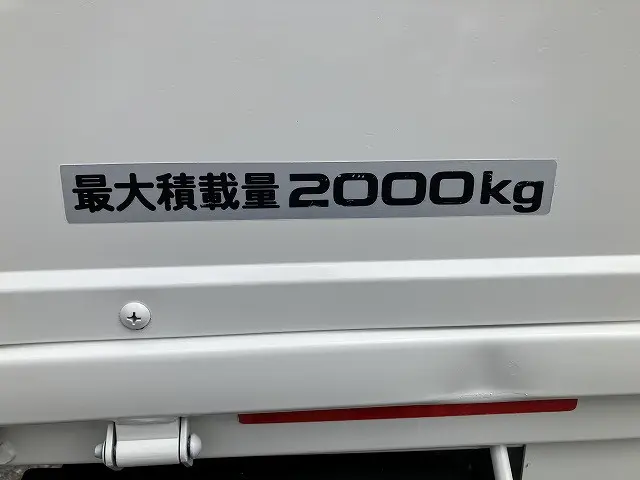いすゞ エルフ 2TG-NJR88AF(2WD)の写真23
