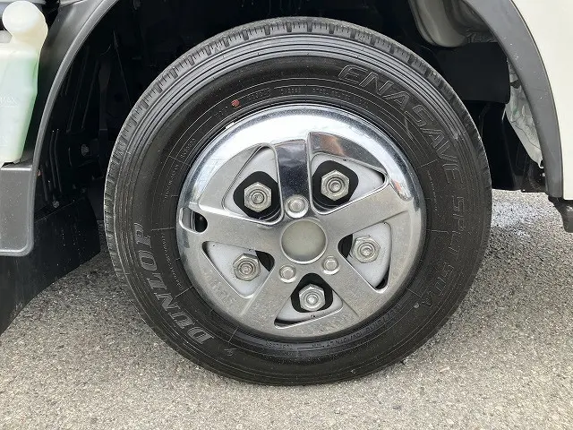 いすゞ エルフ 2TG-NJR88AF(2WD)の写真26