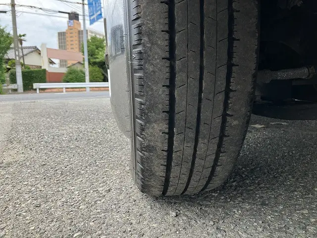 いすゞ エルフ 2TG-NJR88AF(2WD)の写真27